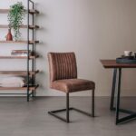 Tower Living Eetkamerstoel Ferro Microvezel Savannah Dark Brown Sfeerfoto (2)