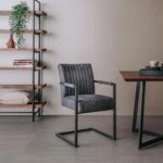 Tower Living Eetkamerstoel Ferro Met Armleuningen Microvezel Savannah Anthracite Sfeerfoto (2)